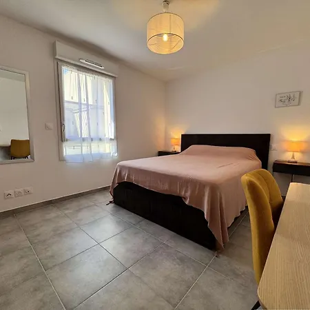 3 Pieces Climatise Avec Parking - - Fr-1-845-3 * Saint-Cyr-sur-Mer